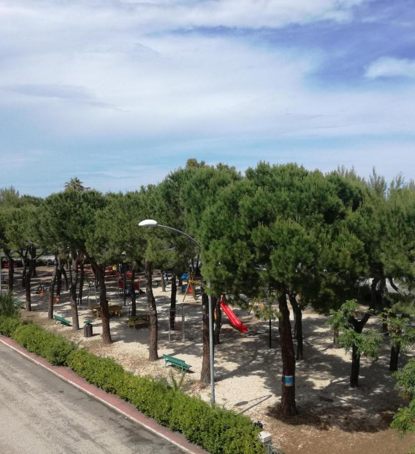 Novella Del Mar Prima Fila Dal Mare Villa Grottammare Exterior foto