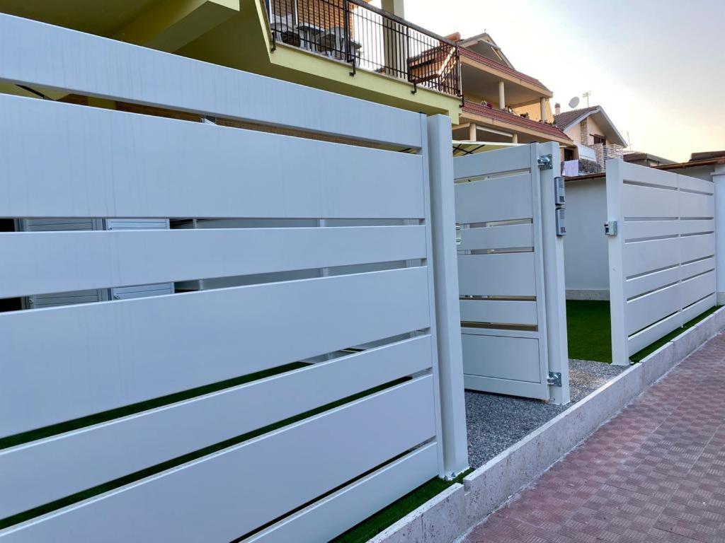 Novella Del Mar Prima Fila Dal Mare Villa Grottammare Exterior foto