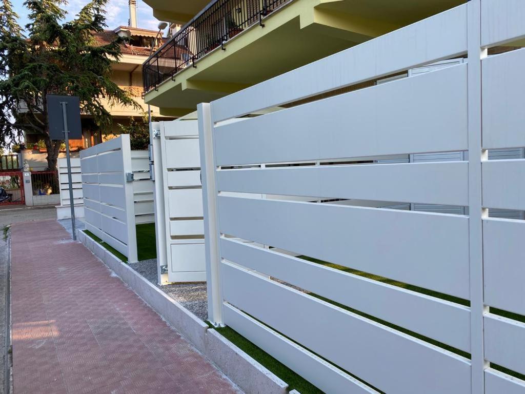 Novella Del Mar Prima Fila Dal Mare Villa Grottammare Exterior foto